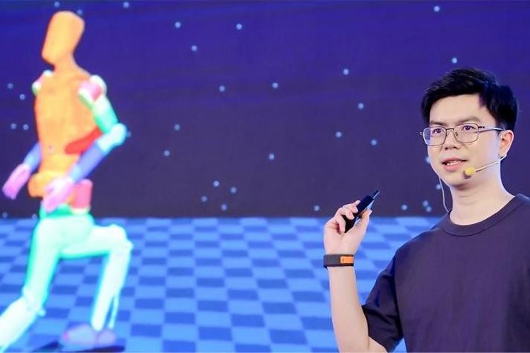 天才少年稚晖君米兰·(milan)集团机器人走路进场！AI模型做大脑，目标售价20万以内