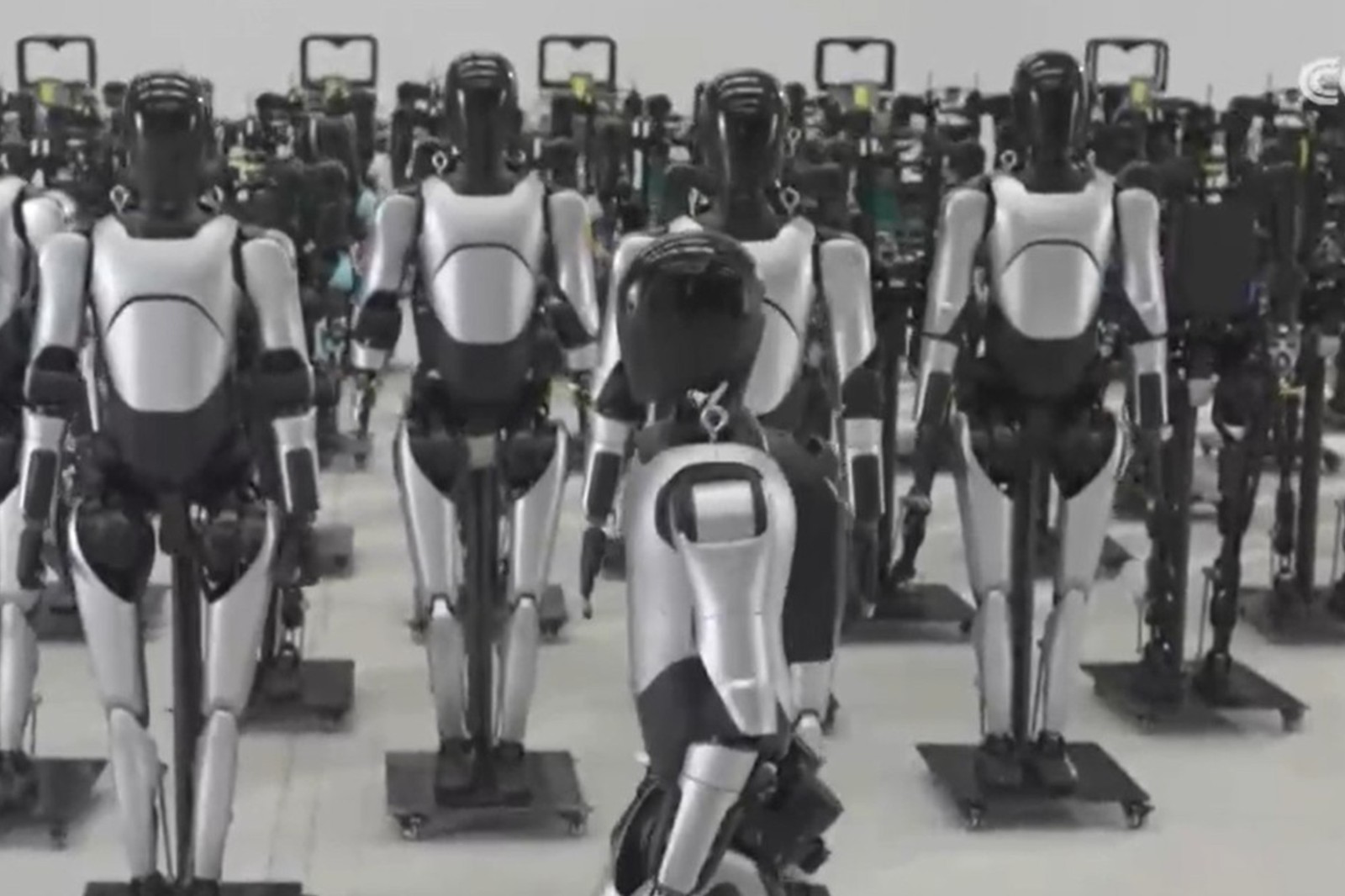 央视报道！揭秘米兰·(milan)集团机器人量产超级工厂